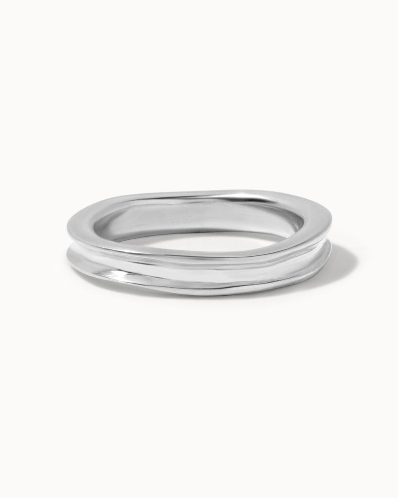 Recycled sterling silver concave ring handcrafted in London by Maya Magal London