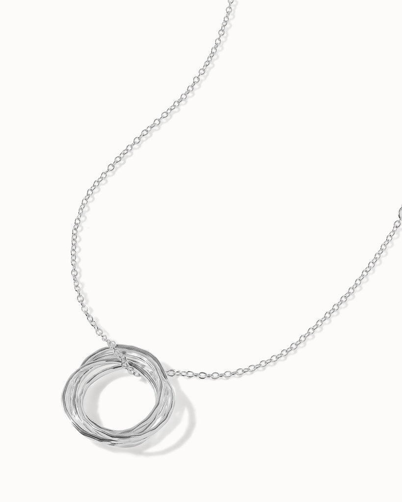 sterling silver chain with interlocking rings pendant handcrafted in London by Maya Magal London