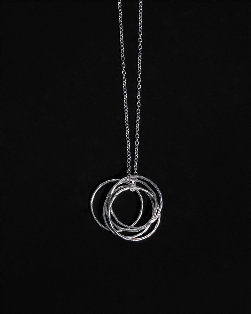 sterling silver chain with interlocking rings pendant handcrafted in London by Maya Magal London